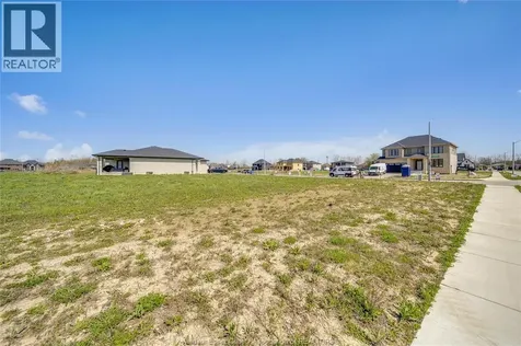 3674 Farrow Avenue Windsor ON N9H 0B3
