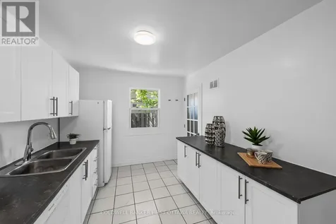 1246 Kitchener Avenue Ottawa ON K1V 6W5