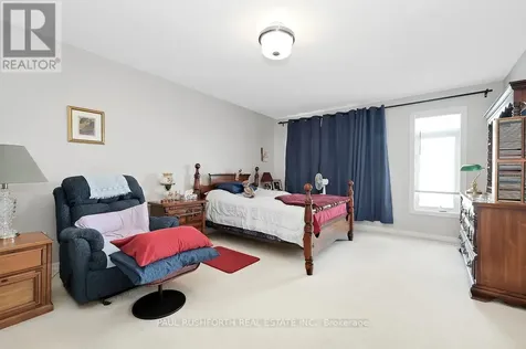 125 Overberg Way Ottawa ON K2S 0V9