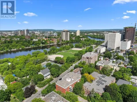 939 North River Road Ottawa ON K1K 3V2