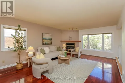 39 Huntings End Avenue Ottawa ON K2M 1R2