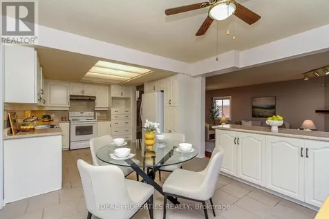 39 Huntings End Avenue Ottawa ON K2M 1R2