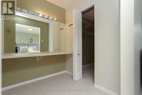 39 Huntings End Avenue Ottawa ON K2M 1R2