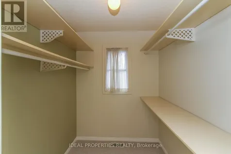 39 Huntings End Avenue Ottawa ON K2M 1R2