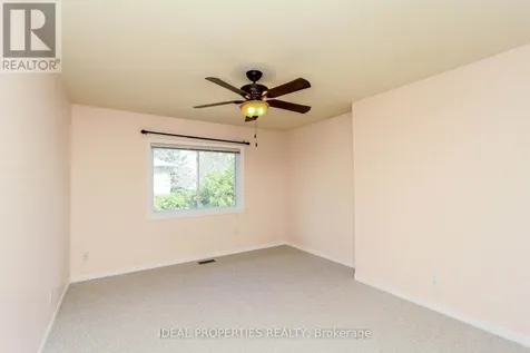 39 Huntings End Avenue Ottawa ON K2M 1R2