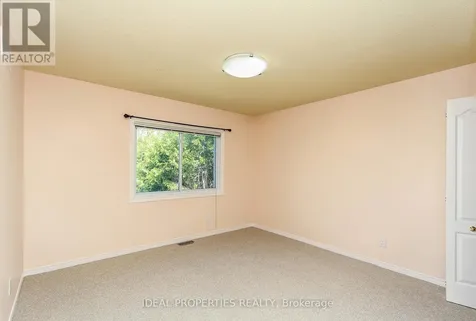 39 Huntings End Avenue Ottawa ON K2M 1R2