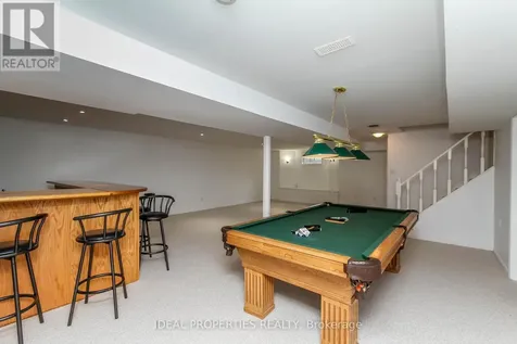 39 Huntings End Avenue Ottawa ON K2M 1R2