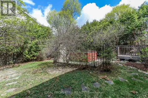 39 Huntings End Avenue Ottawa ON K2M 1R2