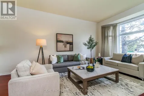 39 Huntings End Avenue Ottawa ON K2M 1R2