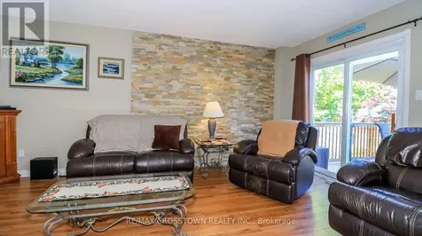 67 Donald Crescent Wasaga Beach ON L9Z 1E3