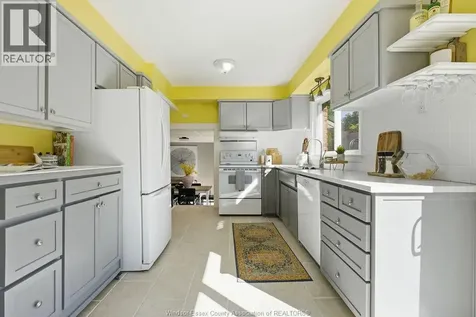 4330 Casgrain Drive Windsor ON N9G 2B1