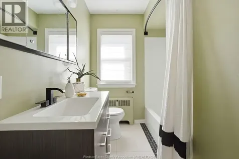 4330 Casgrain Drive Windsor ON N9G 2B1