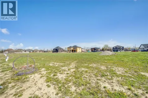 3673 Farrow Avenue Windsor ON N9H 0B3