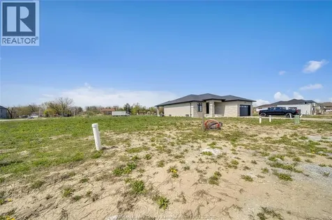3667 Farrow Avenue Windsor ON N9H 0B3