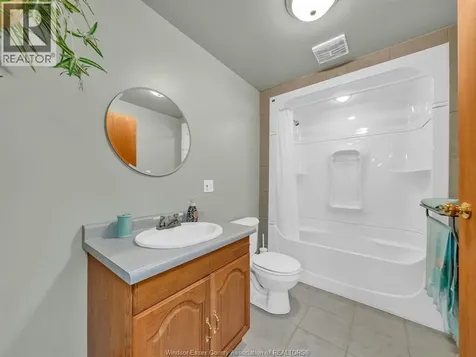 7 Longbeach Drive Leamington ON N8H 4H9