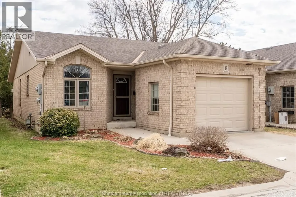 8 Mcintosh Avenue Chatham ON N7M 6M1