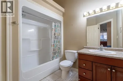 8 Mcintosh Avenue Chatham ON N7M 6M1