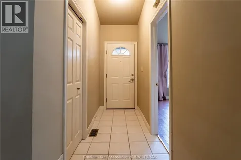 8 Mcintosh Avenue Chatham ON N7M 6M1
