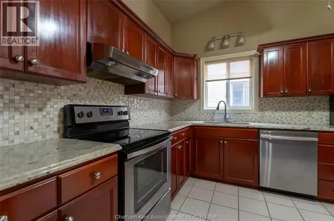 8 Mcintosh Avenue Chatham ON N7M 6M1