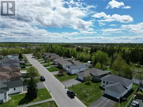 4343 Chateau Crescent Hanmer ON P3P 1Y6