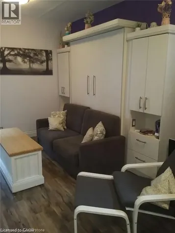 250 King Street West Hamilton ON L8P 1A9