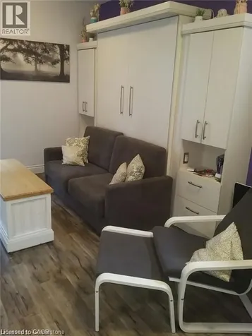 250 King Street West Hamilton ON L8P 1A9