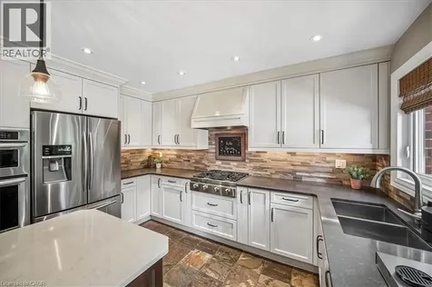 1053 Old Oak Drive Oakville ON L6M 3K5