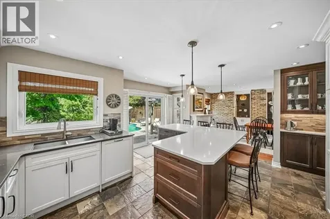 1053 Old Oak Drive Oakville ON L6M 3K5