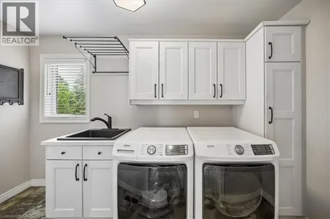 1053 Old Oak Drive Oakville ON L6M 3K5