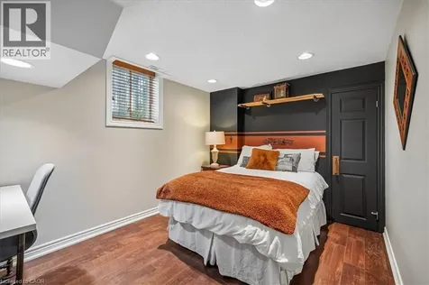 1053 Old Oak Drive Oakville ON L6M 3K5