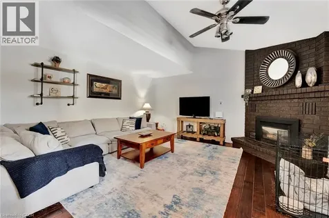 52 Beckett Drive Brantford ON N3T 6G2