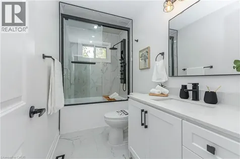 487 East 37th Street Hamilton ON L8V 4C1