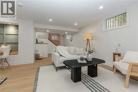 487 East 37th Street Hamilton ON L8V 4C1