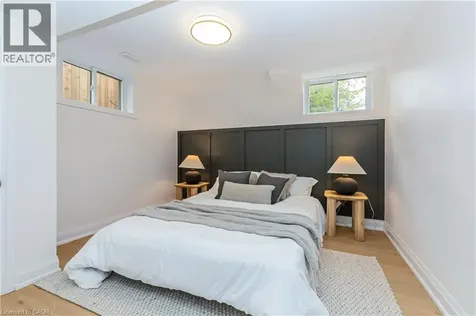 487 East 37th Street Hamilton ON L8V 4C1