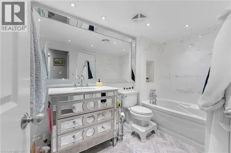 2261 Lakeshore Boulevard West Toronto ON M8V 3X1