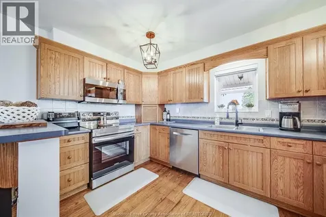 829 County Road 14 Leamington ON N8H 3V8