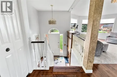 8020 Gardiner Crescent Mcgregor ON N0R 1J0