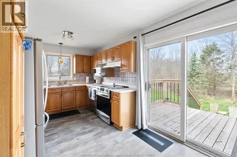 8020 Gardiner Crescent Mcgregor ON N0R 1J0