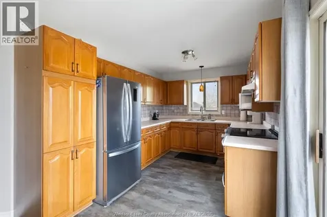 8020 Gardiner Crescent Mcgregor ON N0R 1J0