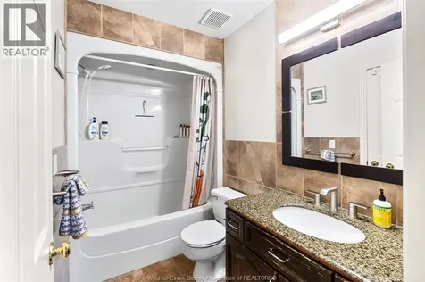 8020 Gardiner Crescent Mcgregor ON N0R 1J0