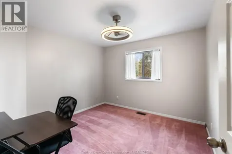 8020 Gardiner Crescent Mcgregor ON N0R 1J0