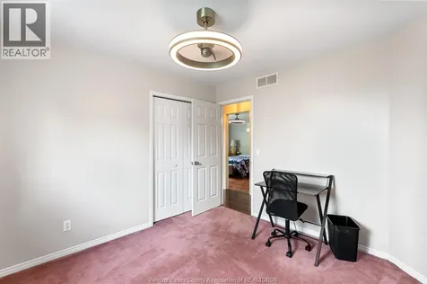 8020 Gardiner Crescent Mcgregor ON N0R 1J0