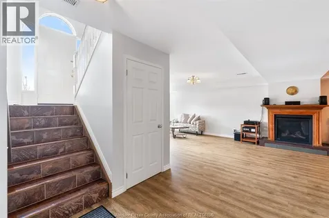 8020 Gardiner Crescent Mcgregor ON N0R 1J0
