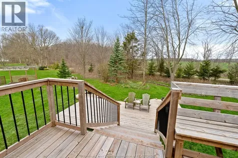 8020 Gardiner Crescent Mcgregor ON N0R 1J0