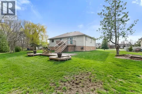 8020 Gardiner Crescent Mcgregor ON N0R 1J0
