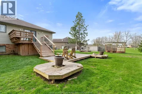 8020 Gardiner Crescent Mcgregor ON N0R 1J0