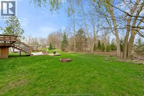 8020 Gardiner Crescent Mcgregor ON N0R 1J0
