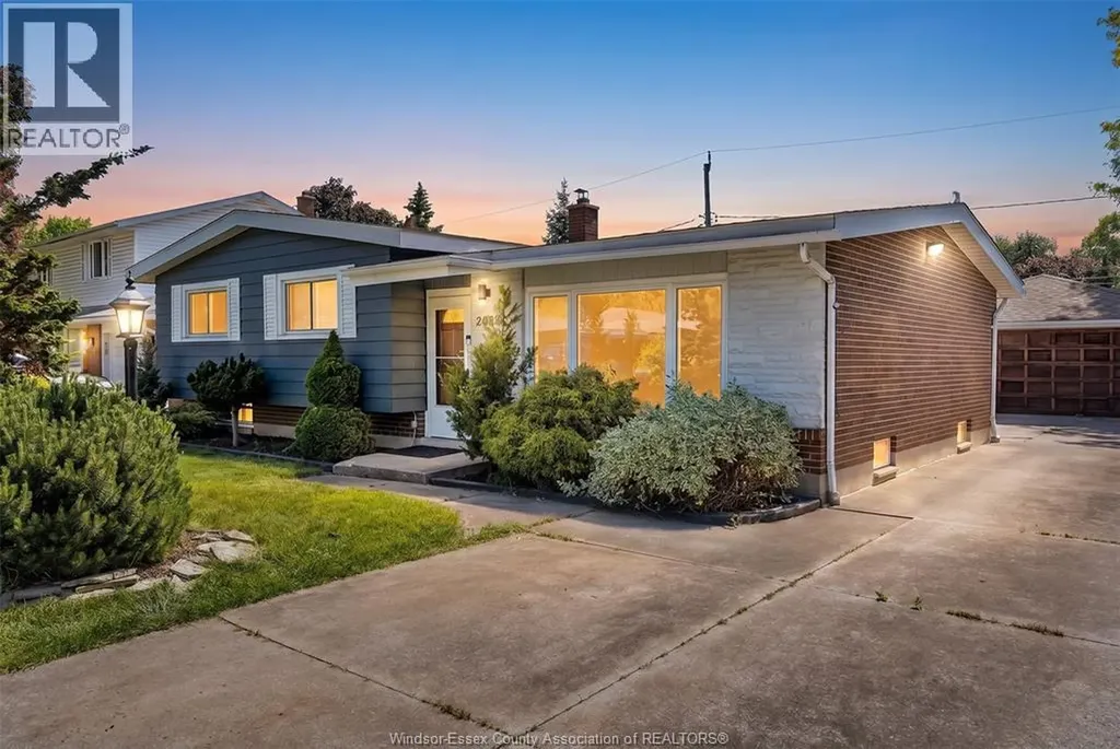 2695 Sierra Drive Windsor ON N9E 2Y9