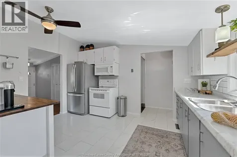 2695 Sierra Drive Windsor ON N9E 2Y9