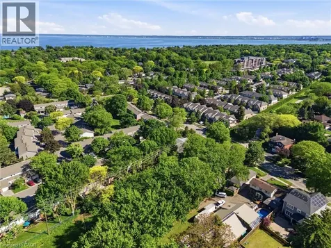 481 Woodview Road Burlington ON L7N 2Z9